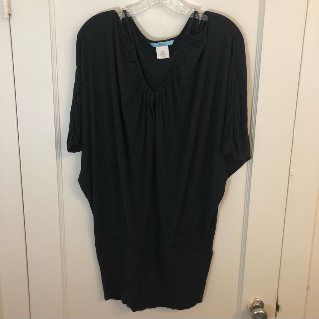 Marciano Black Cold Shoulder Batwing Sleeve Keyhole Front Zip Pocket Top Sz Xs